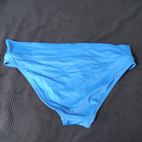 Gorgeous 2 piece Victoria Secret bathing suit - Picture 7 of 8